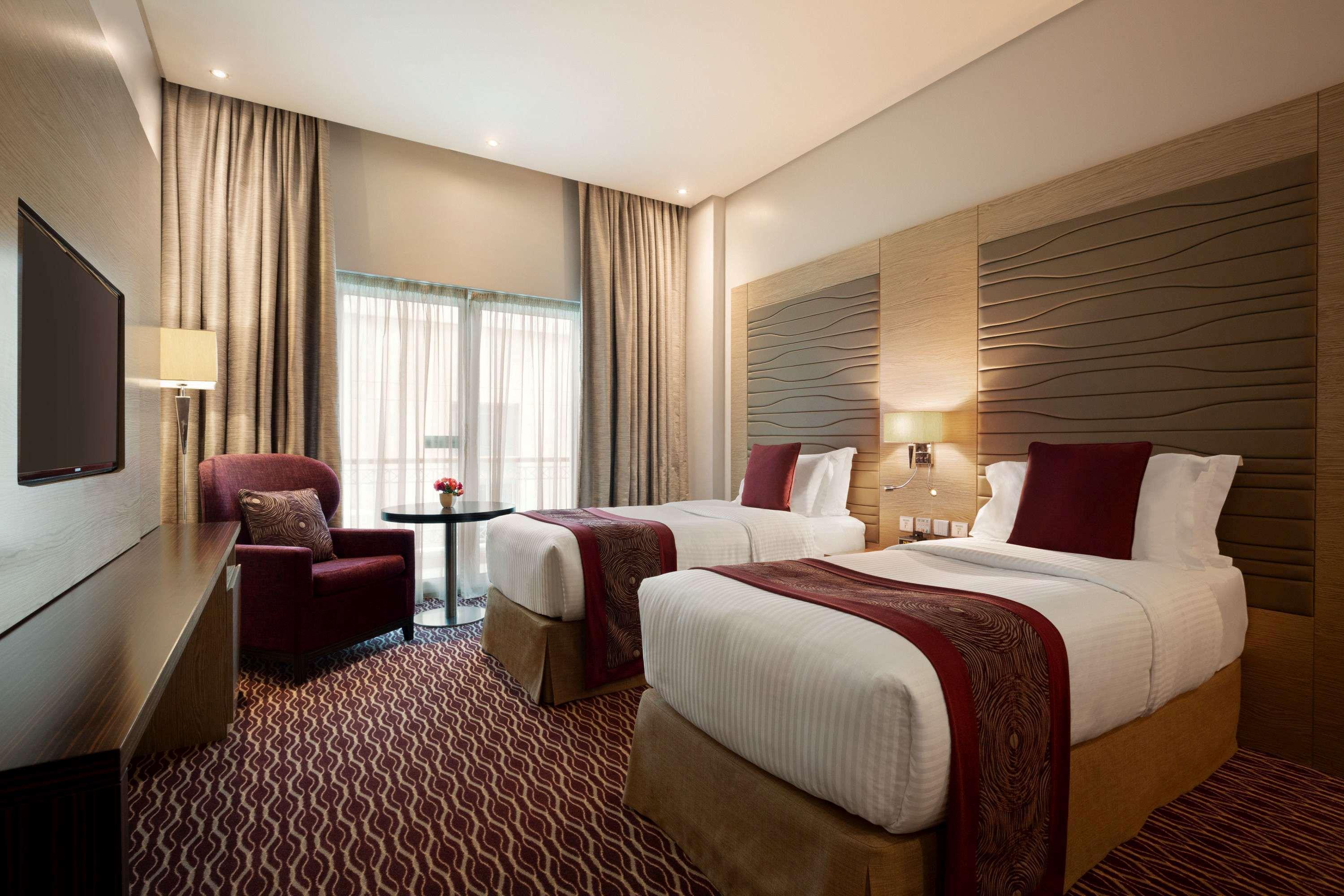 Ramada By Wyndham Manama City Centre Exteriör bild