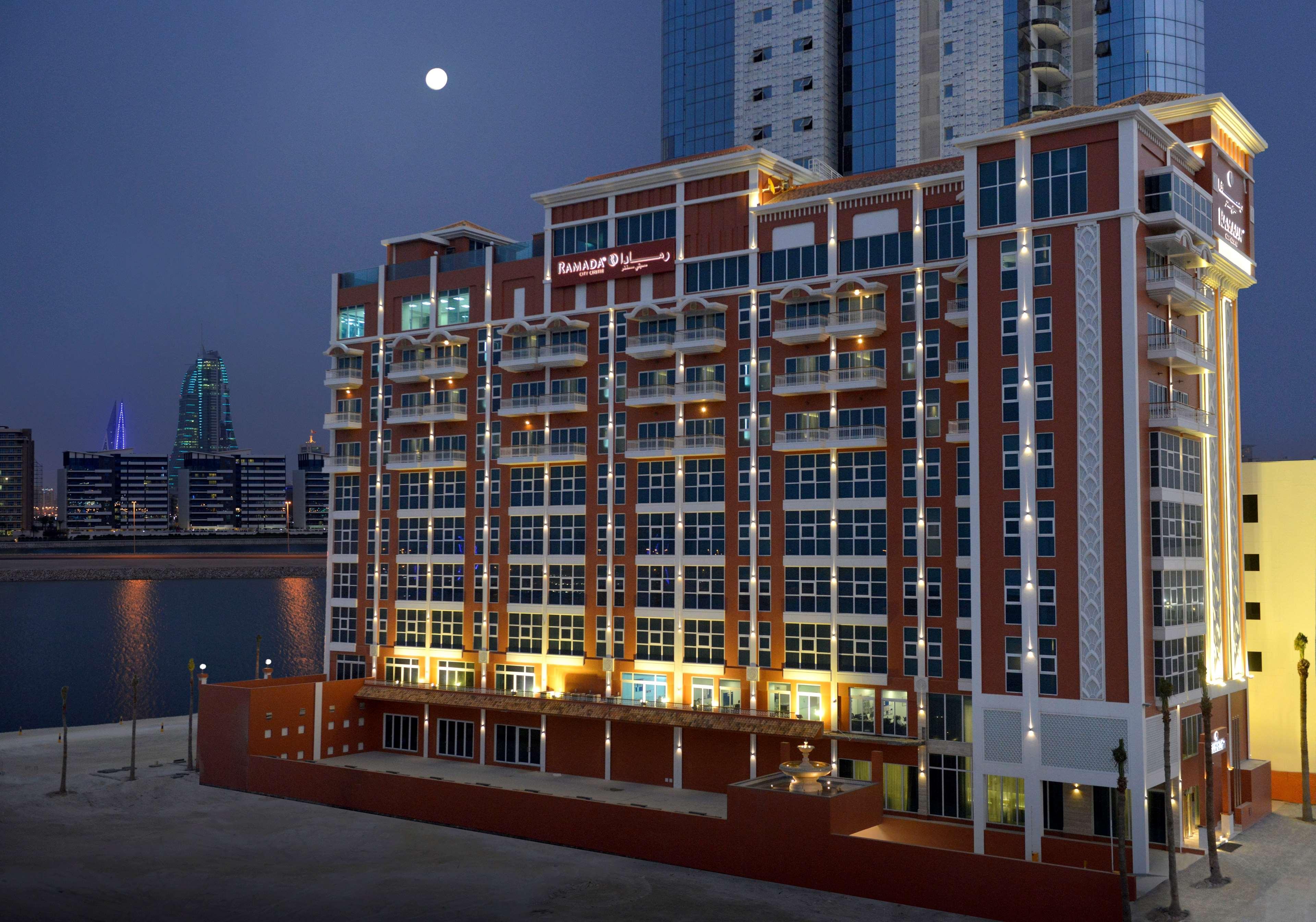 Ramada By Wyndham Manama City Centre Exteriör bild