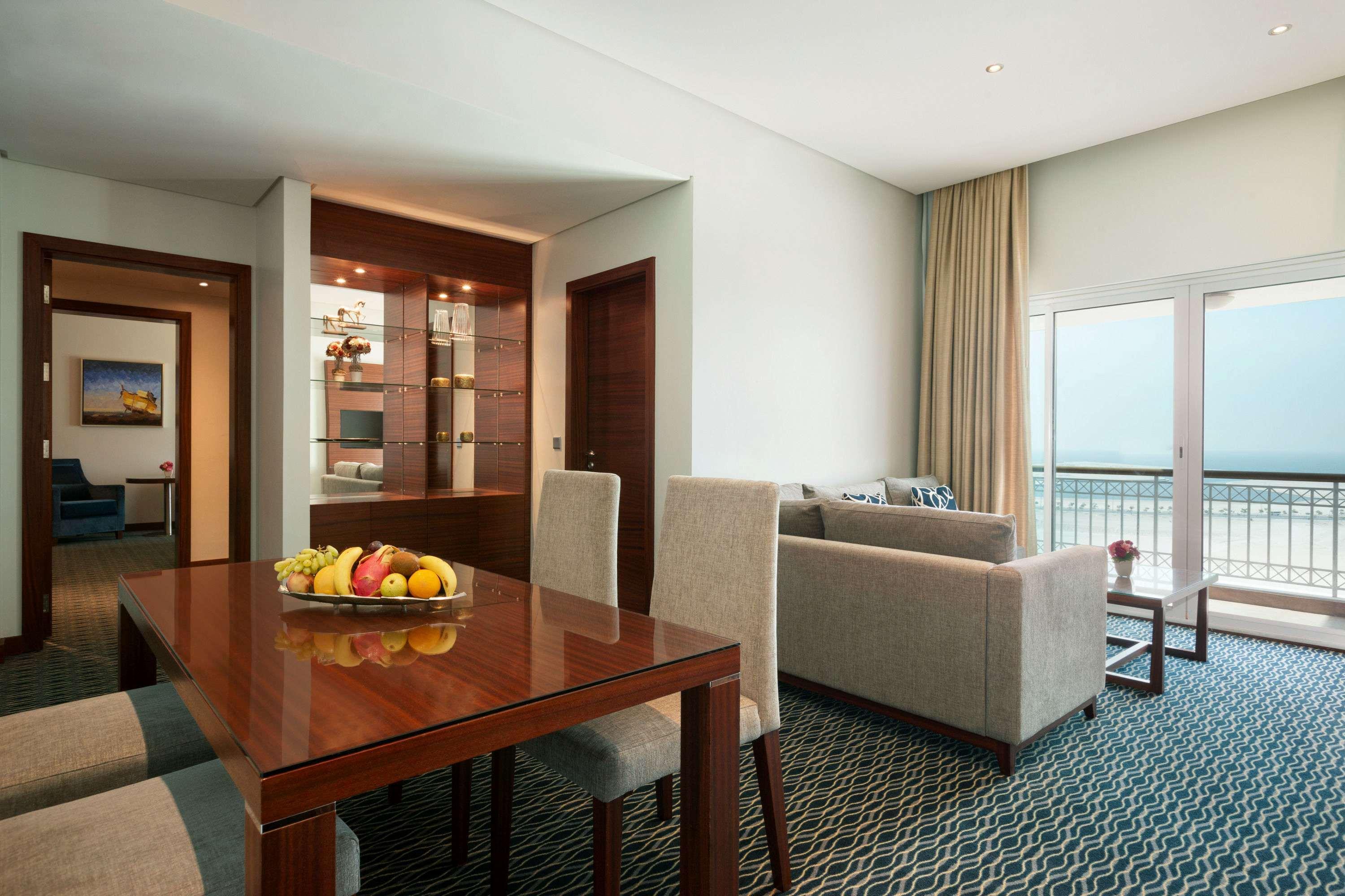 Ramada By Wyndham Manama City Centre Exteriör bild