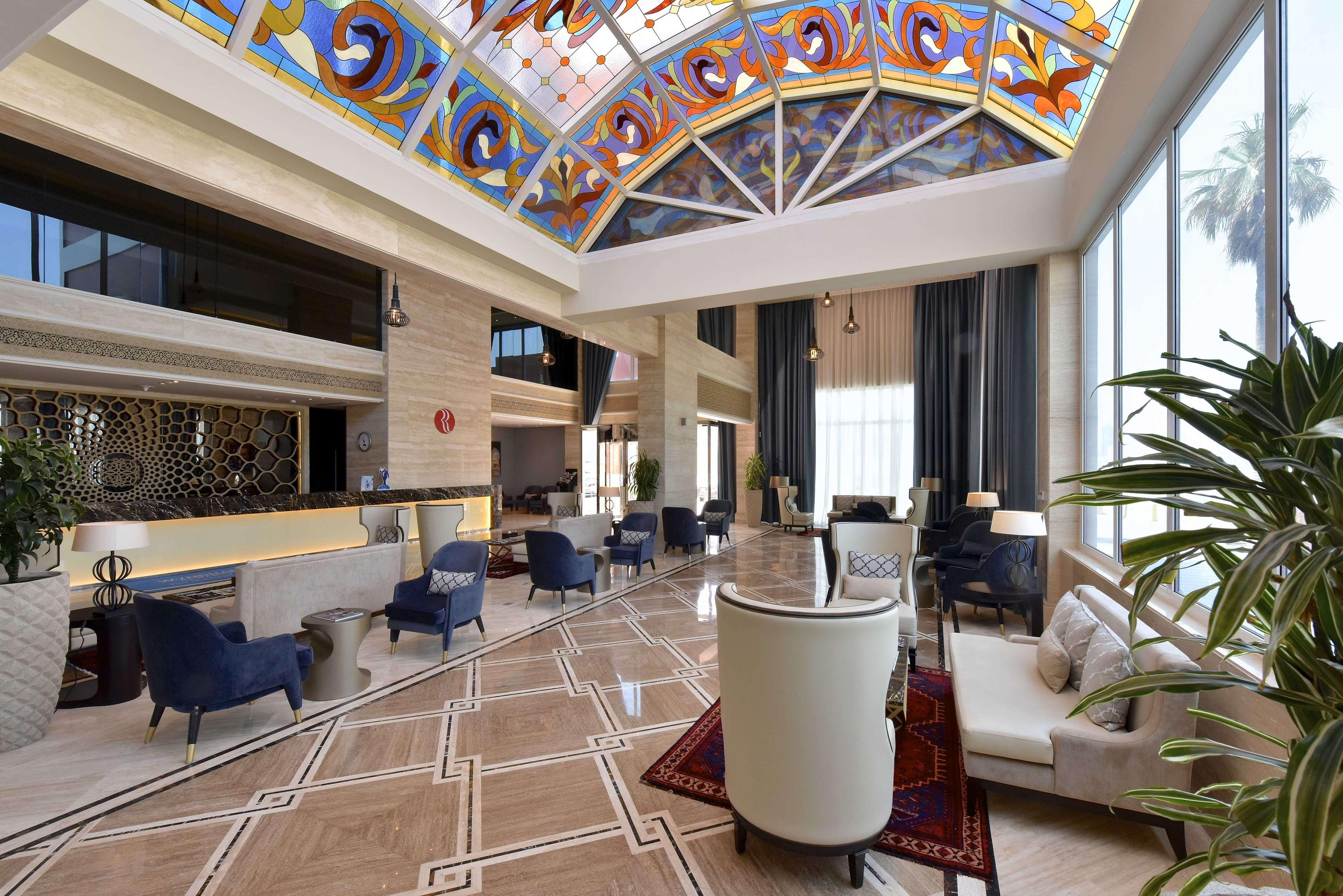 Ramada By Wyndham Manama City Centre Exteriör bild