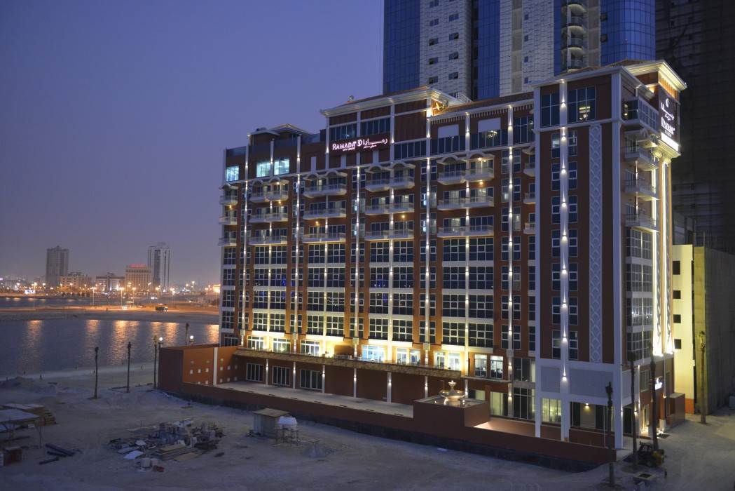Ramada By Wyndham Manama City Centre Exteriör bild
