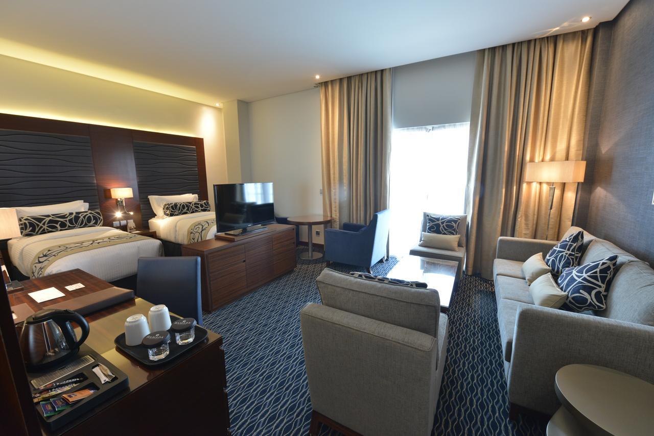 Ramada By Wyndham Manama City Centre Exteriör bild