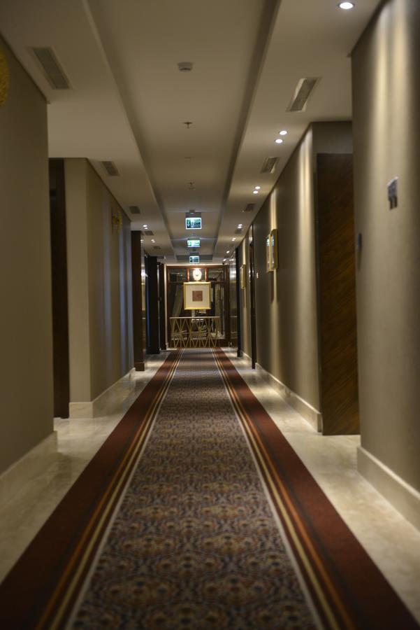 Ramada By Wyndham Manama City Centre Exteriör bild