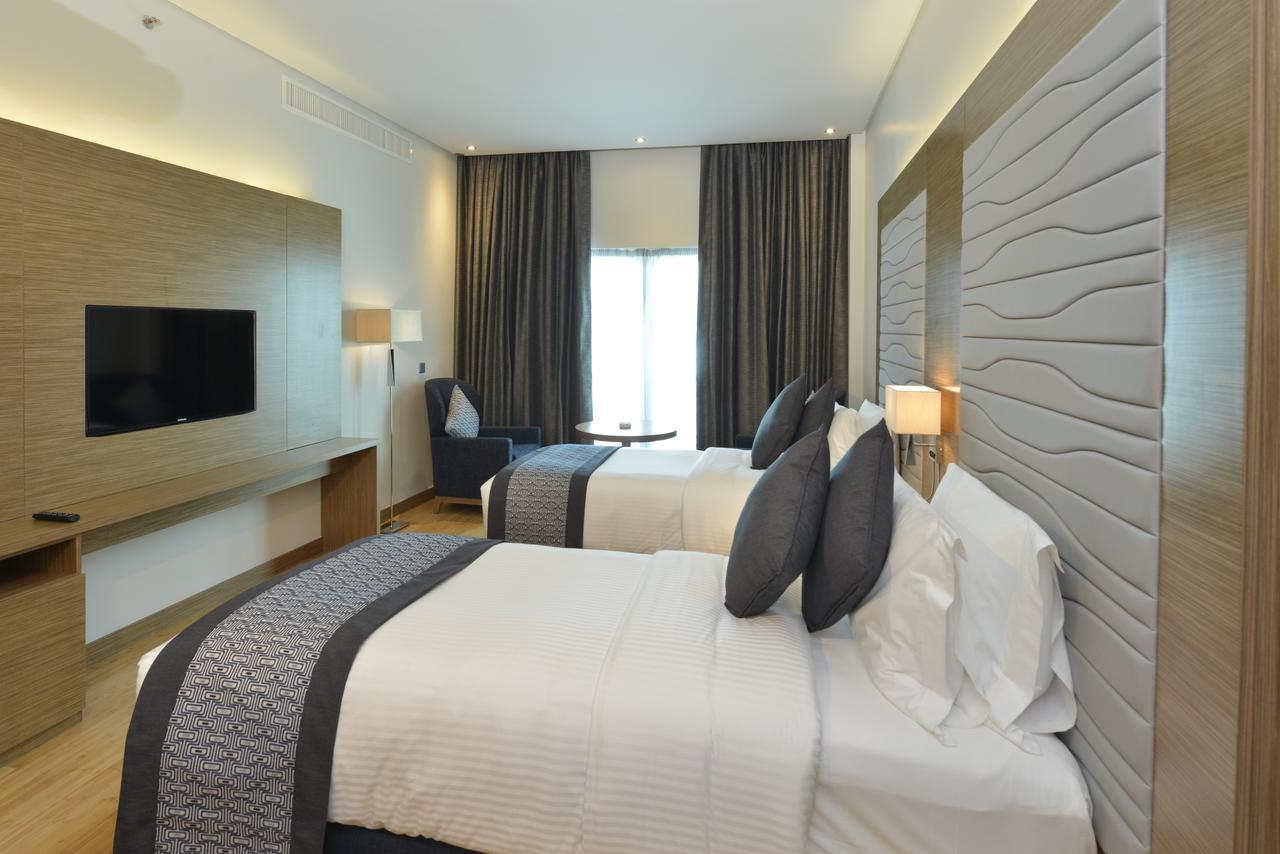 Ramada By Wyndham Manama City Centre Exteriör bild