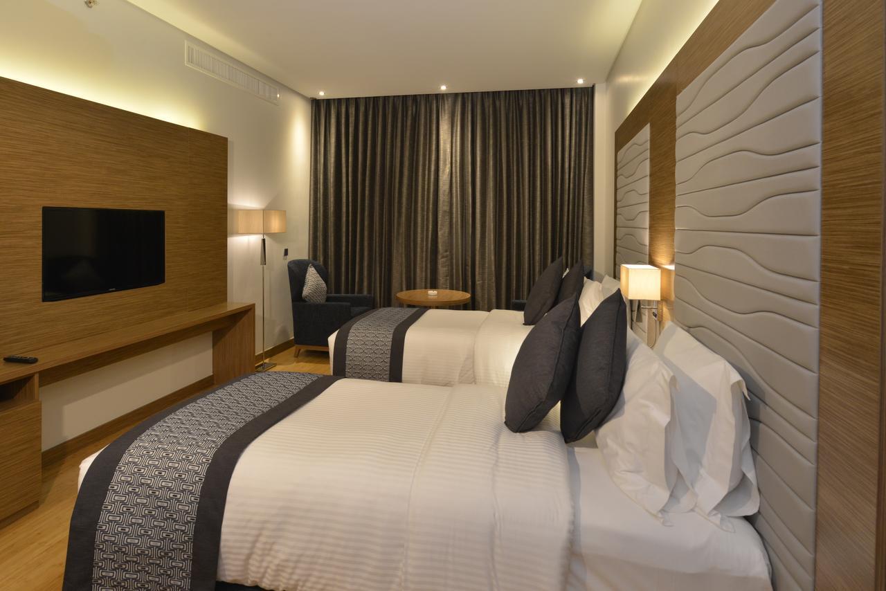 Ramada By Wyndham Manama City Centre Exteriör bild