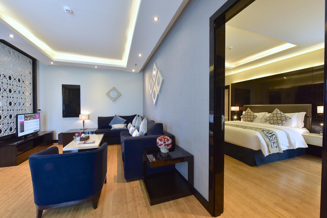 Ramada By Wyndham Manama City Centre Exteriör bild