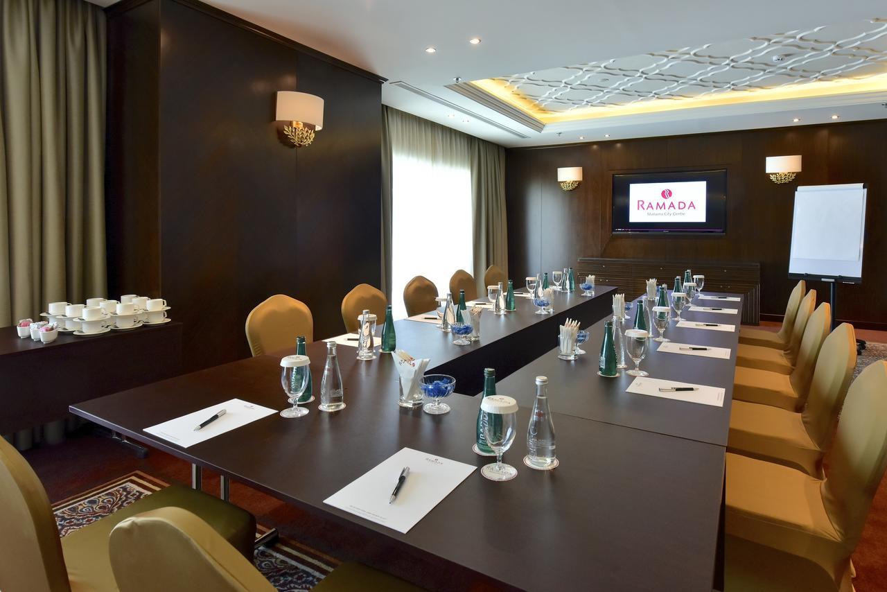 Ramada By Wyndham Manama City Centre Exteriör bild