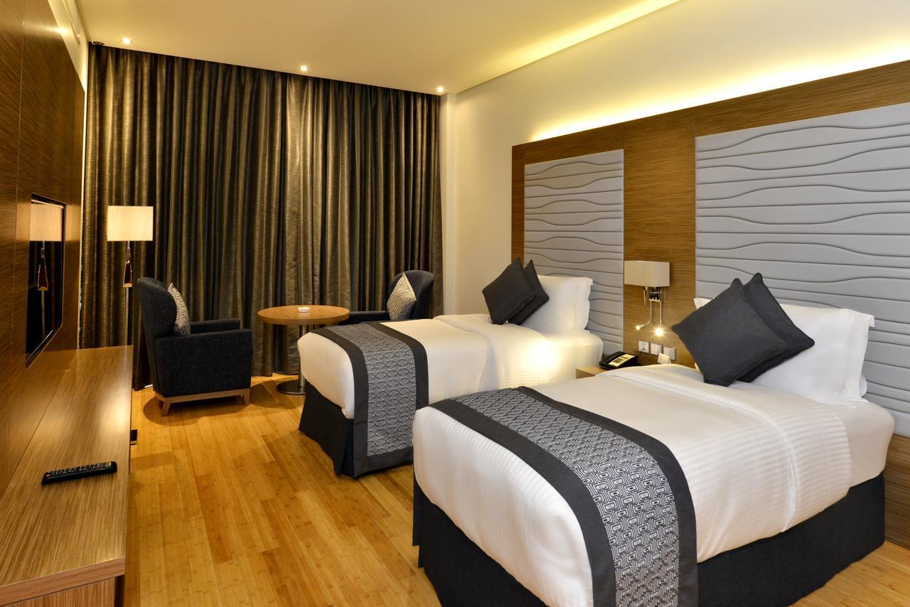 Ramada By Wyndham Manama City Centre Exteriör bild