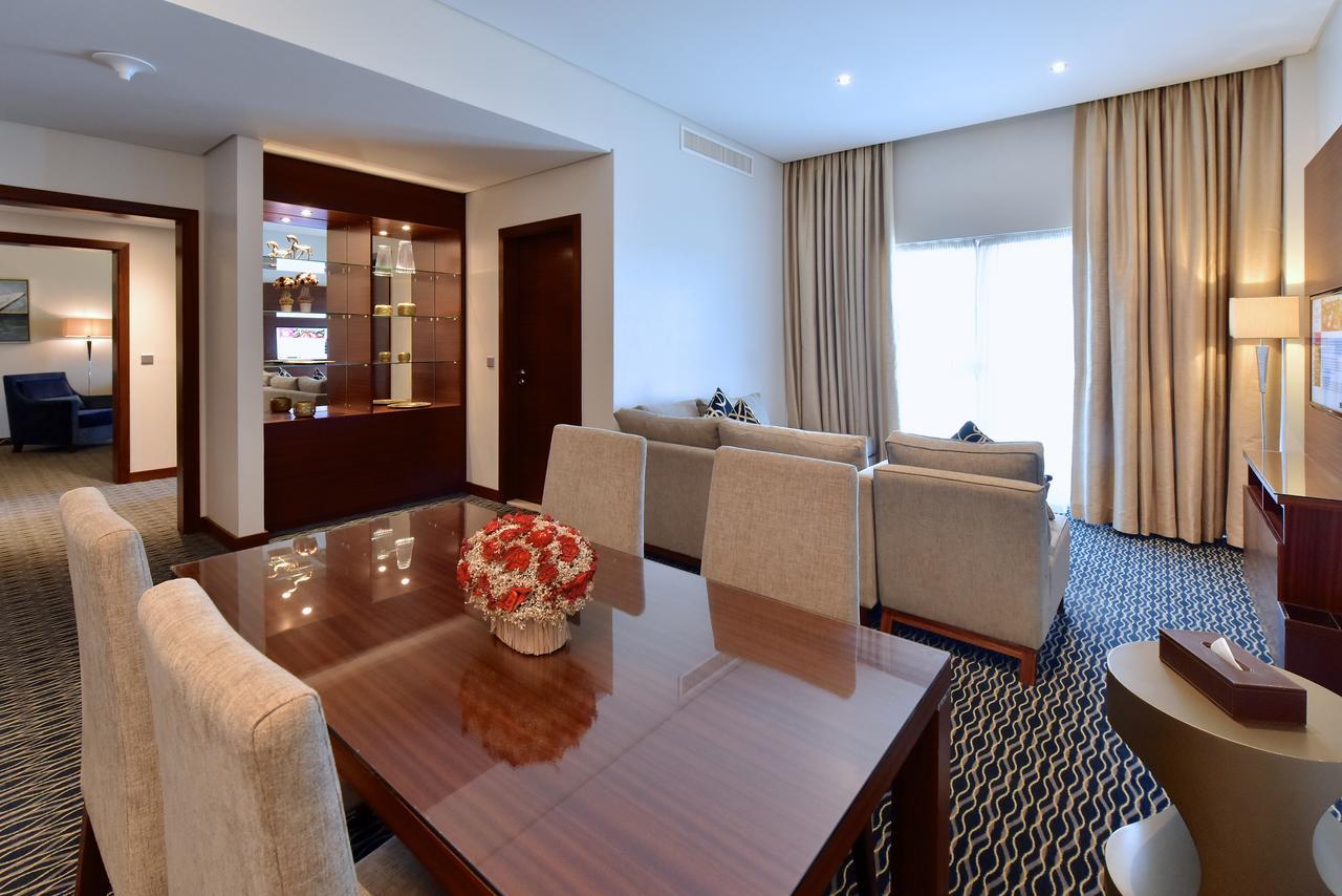 Ramada By Wyndham Manama City Centre Exteriör bild
